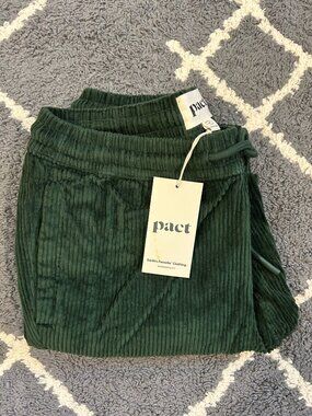 PACT Men's Mountain View Classic Corduroy Pants MEDIUM green NWT